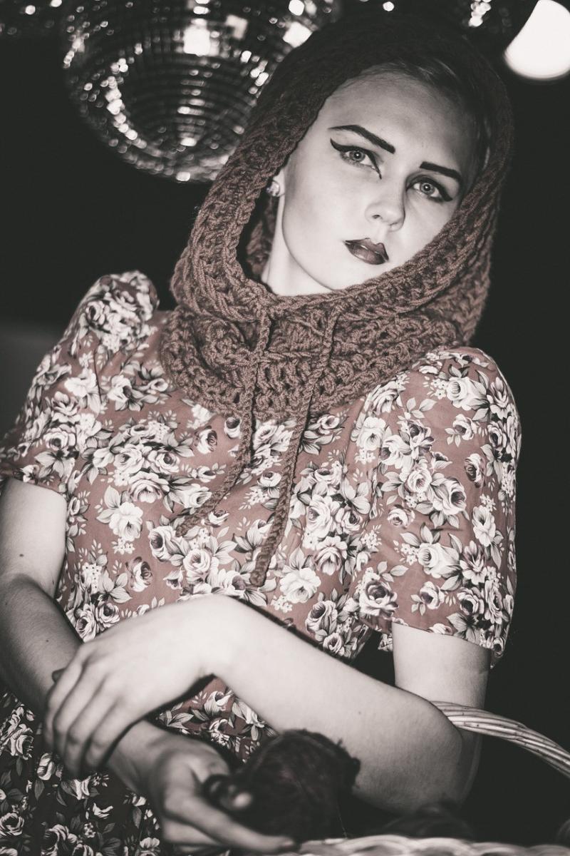 صور لـ #نموذج #فستان #فتاة #جمال #رأي #خلفية_الظلام