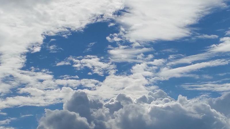 صور لـ #السماء_الزرقاء_الغيوم #السماء_الزرقاء #غيوم_بيضاء
