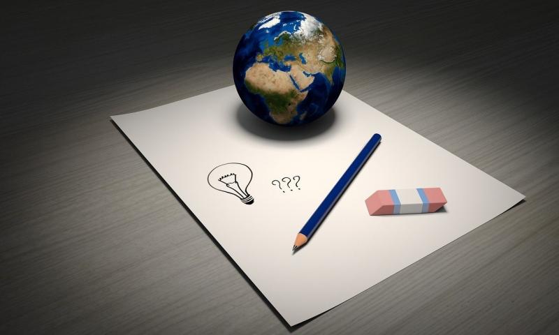 صور تحتوي #العالمية #لمبة #قلم_جاف #ورقة #فكرة #ممحاة