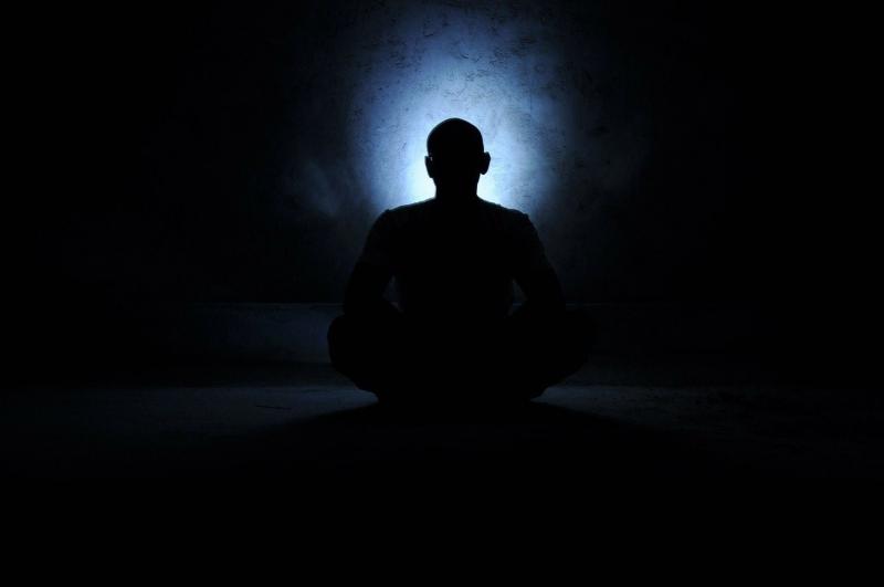 صور لـ #يوجا #يتأمل #الضوء_الخلفي #تأمل #هالة #قديس