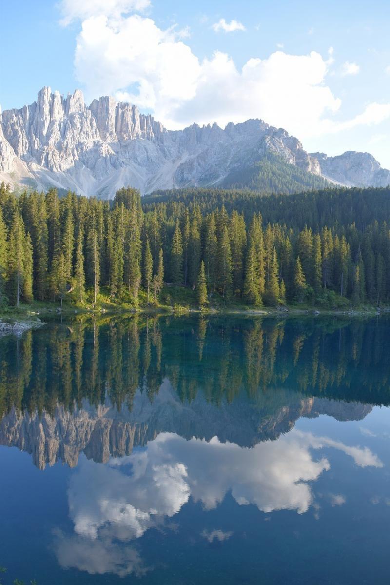 صور لـ #تارن #جنوب_تيرول #الجبال #بحيرة #الدولوميت #سماء