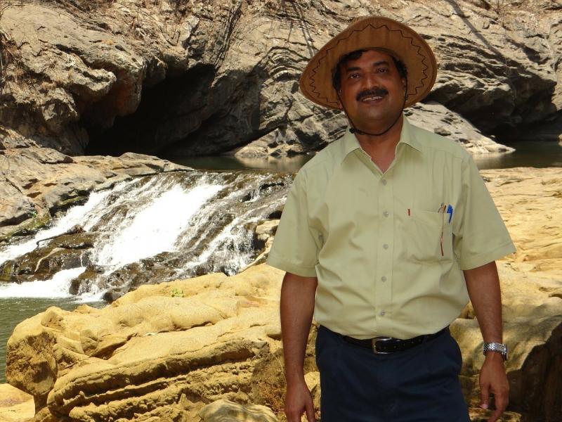 صور لـ #هندي #رجل #Dandeli #قبعة #لديها