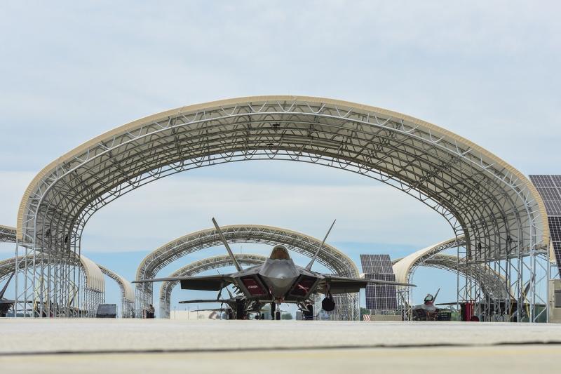 صور لـ #رابتور #F-22 #تسلل