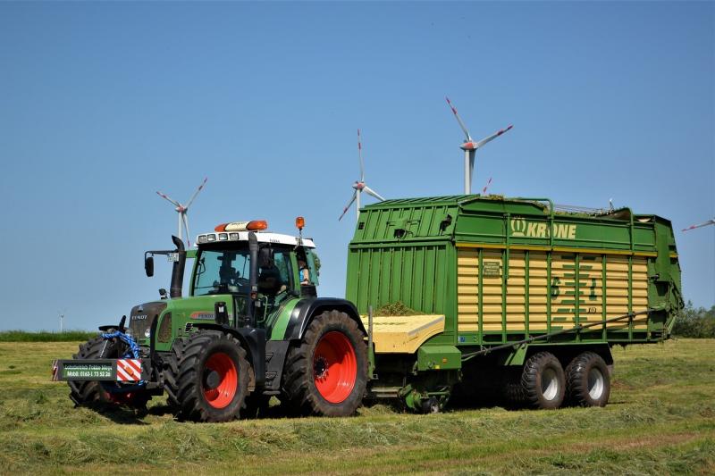 صور لـ #جرار_زراعى #FENDT #الزراعة #الجرارات #آلة #تاج
