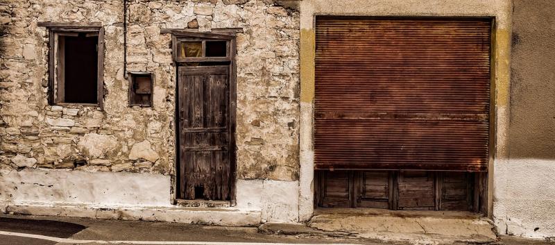 صور لـ #متجر #منزل #مدخل #مهجور #بواسطة #هندسة_معمارية