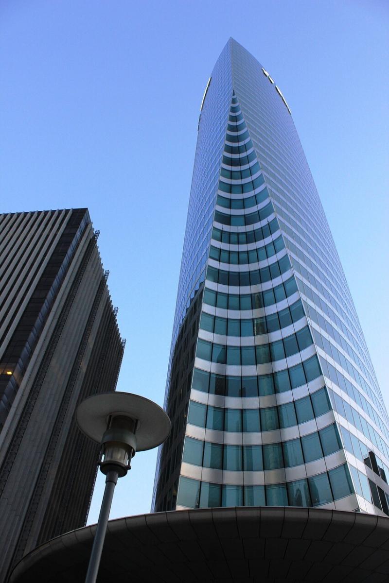صور لـ #فانوس #ناطحة_سحاب #هندسة_معمارية #حديث