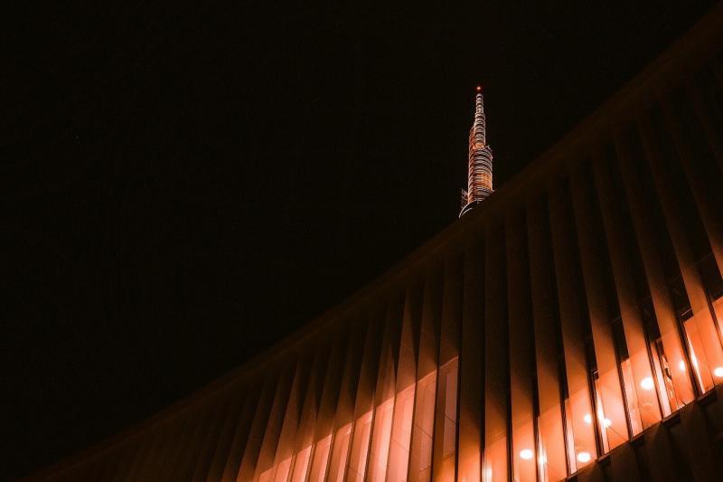 صور لـ #بناء #بناء #داكن #برج #ليل #هندسة_معمارية