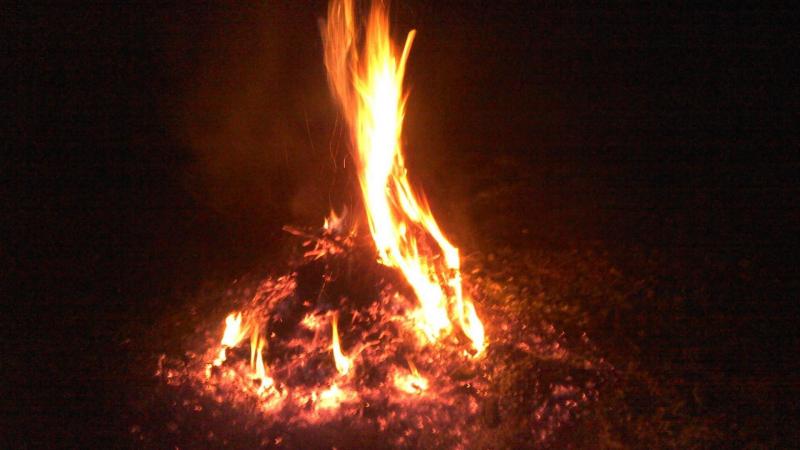 #خلفيات للكتابة عليها #Campfire #نار #مخيم - 37