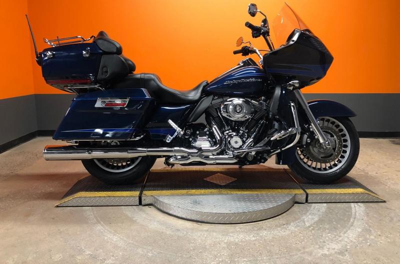 2010 HARLEY-DAVIDSON STREET GLIDE whatsapp me (+971543681884)