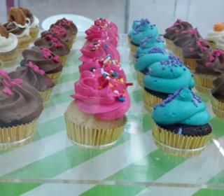 cup cakes who wants some