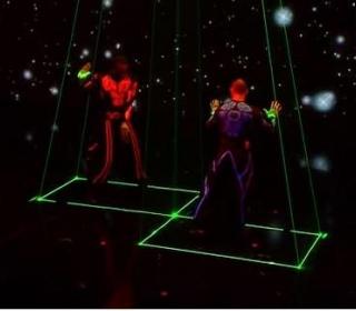 ما رأيك بمفاجأة #ArabsGotTalent بت#قديم عرض Laser Fighter ؟