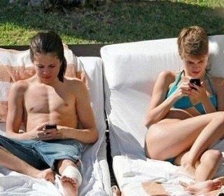 31 صورة مضحكة لاستبدال وجوه #Face_Swap أزواج وأصدقاء #مشاهير #مضحك #نهفات #فوتوشوب - صورة 18